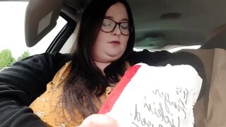 Ssbbw big beautiful woman indulges in kfc finger licking
