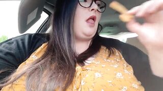 Ssbbw big beautiful woman indulges in kfc finger licking