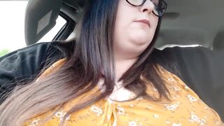 Ssbbw big beautiful woman indulges in kfc finger licking