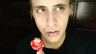 Pierced Lesbo Sugar-plum Licker