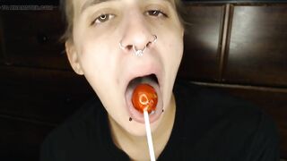 Pierced Lesbo Sugar-plum Licker