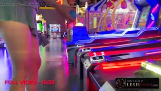 Flashing my butt plug and twat during the time that playing games at the arcade