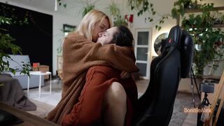 Making love on a grey workday, a little clumsy in the most excellent way. Amateur creampie sex