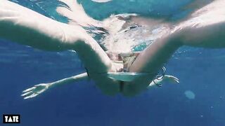 swim, sun and an unexpected climax in the centre of the sea