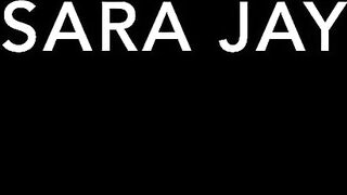 Sara Jay et Abbey Brooks dans Fucking Machine.