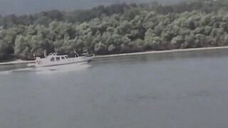 2 lesbiennes sur plage