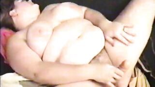 BBW Laura M Fucking her tight juicy pussy