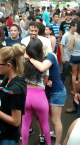 Three girls kissing public - Lesbian Porn Videos