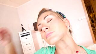 Lazy little house cleaner gets her delicious twat eaten by the boss