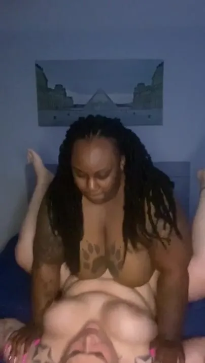 Ebony White Lesbian Porn X - EBONY BBW FUCKING WHITE LESBIAN STUD - Lesbian Porn Videos