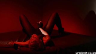 Lesbian Strapless Dildo 032