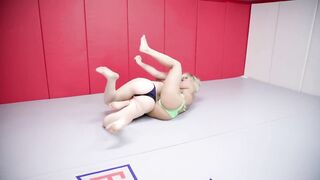 Rough Lesbian Wrestling with Dee Williams Finger Fucking Leya Falcon