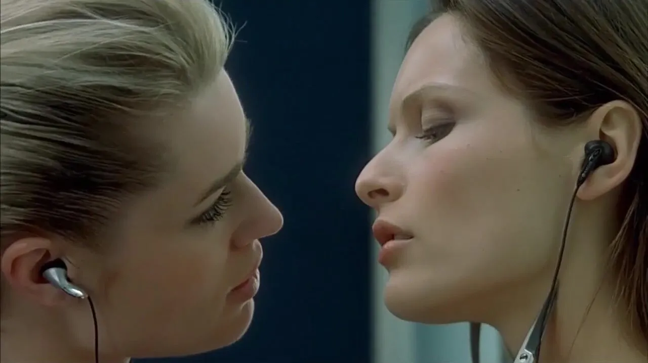 Rebecca Romijn And Rie Rasmussen Lesbo Scene In Femme Fatale ScandalPlanet  - Lesbian Porn Videos