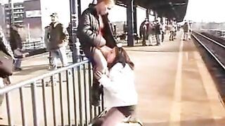 Piss: Lesbian mouthpissing at a public trainstation