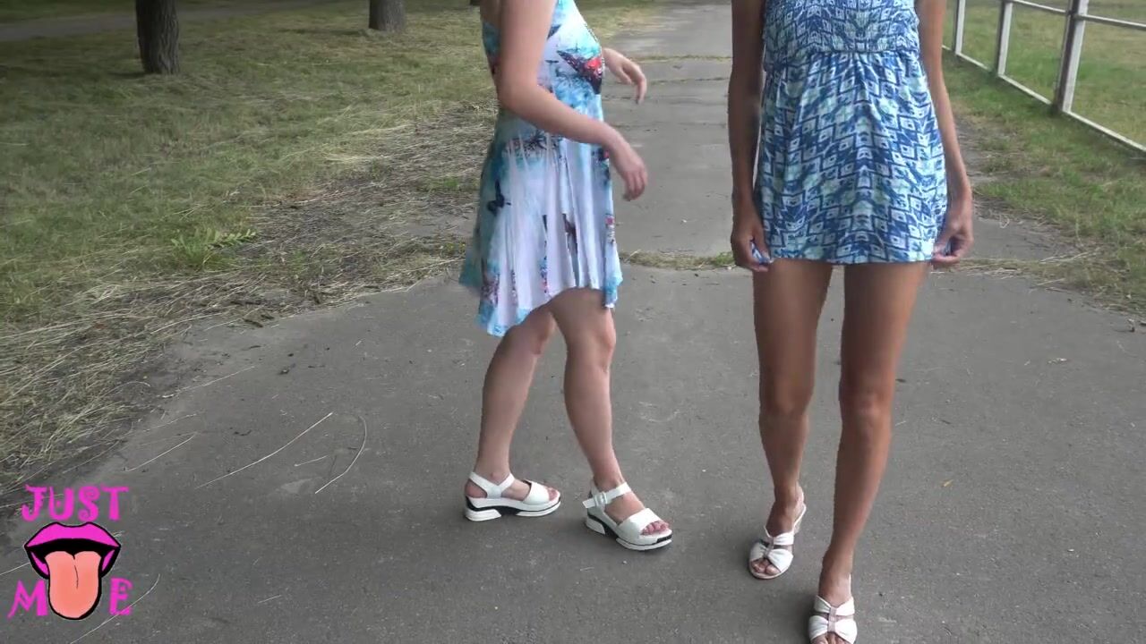 1280px x 720px - Two Girls Flashing Pussy in Public Park, Upskirt no Panties - Lesbian Porn  Videos