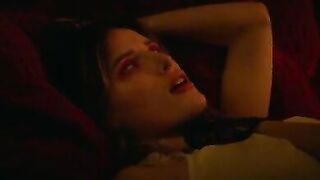 Paradise City 2021 S01 E08 (Bella Thorne & WWE Eva Marie)
