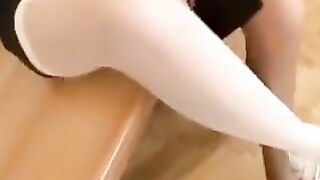 Cherry Jul and Wendy White foot fetish