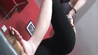 FootWorship_25_Lesbian Foot Smelling