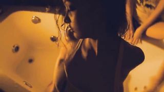 Champagne Girls Rock & Roll