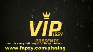 Pissing lesbians