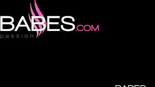 Ariana Marie, Carmen Caliente - Soaking up the sin