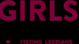 PJGIRLS - Synchronized spreading - Two sweet chicks gape their pussies wide