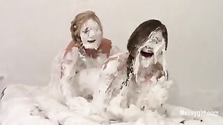 lesbian sploshing