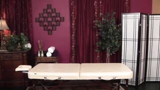 Nasty divorce - Loni Evans