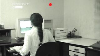 Fui Flagrada dentro do Escritório com a secretária do Chefe