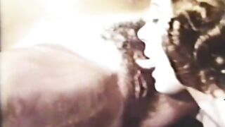 Lesbian Peepshow Loops 561 70s and 80s - Scene 4