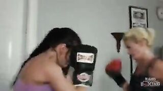 Constance vs hotstuff Hollie