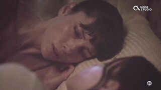 Jessica Biel Kiss girl in a series  ( The Sinner)
