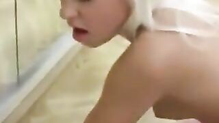 Dance lesson goes lesbian