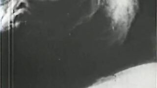 Lesbian Peepshow Loops 628 50's and 60's - Scene 2