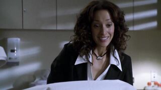 Laurel Holloman and Jennifer Beals - The L Word 02