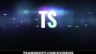 Lesbian Wants A Creampie To Get Pregnant