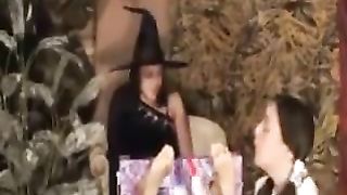 witch of oz ticklish