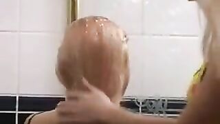 Lana and Teresa extreme hot in the shower shampoo