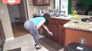 Lesbian ass humping in leggings