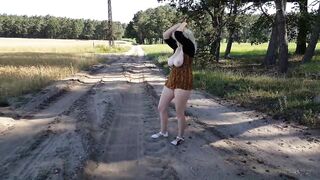 Single Girl Seeks a Lover! Public outdoor sex