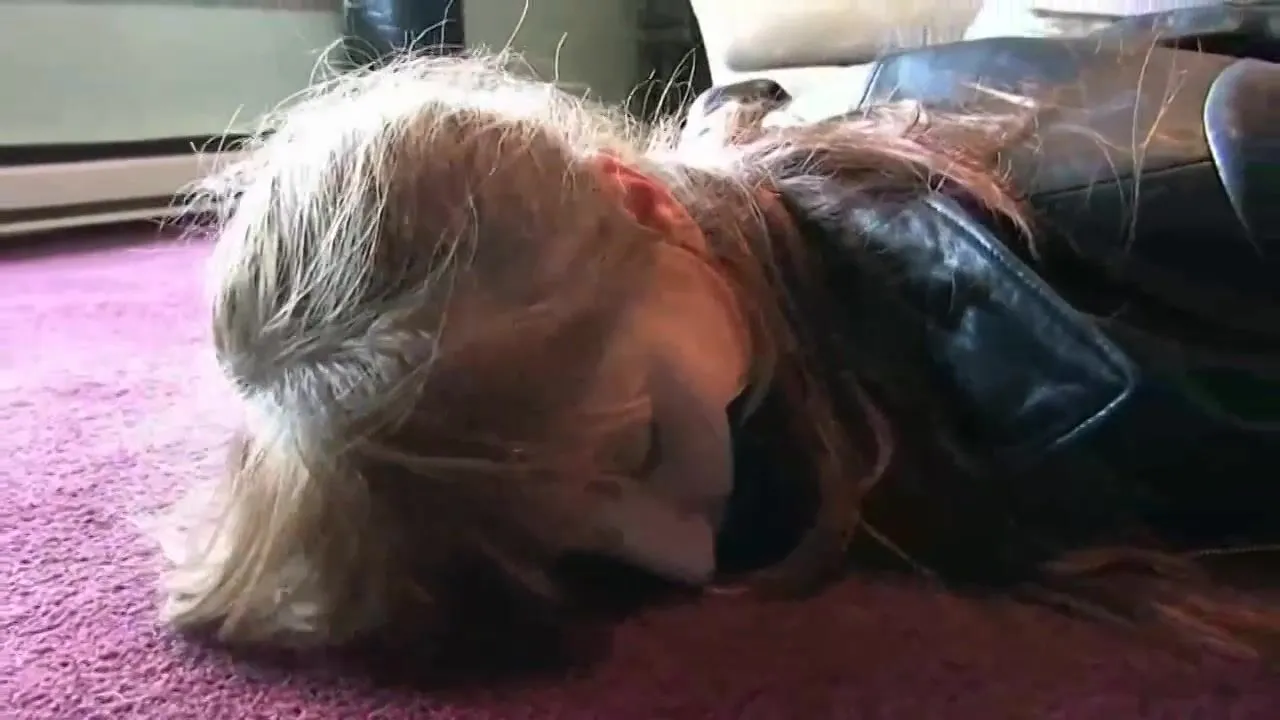 Kinky lesbians are into bondage and just cant stop having group sessions  with other girls - Lesbian Porn Videos