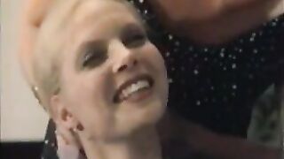 CC E 513 Lesbian salon