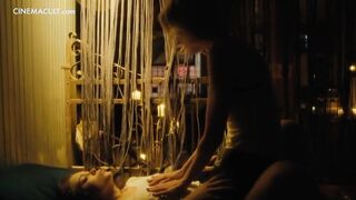 Nude Celebrities - Celebrity Lesbian Kisses