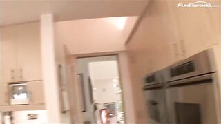 Stepmom teaches me how to kiss