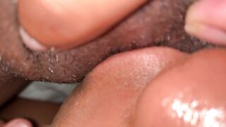 SUCKING MY GF BIG CLIT UNTIL SHE CUM IN MY MOUTH !!