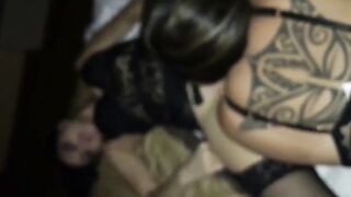 Sa femme mouille avec une invitee sexy