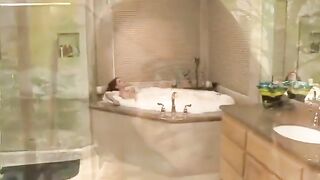 Sinn Sage & Ashlyn Molloy