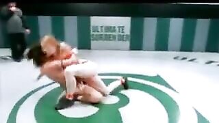 Royal Madness: 12 female wrestlers in a brutal team smack down