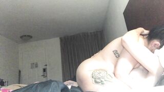 Dyke seduces female in hotel room