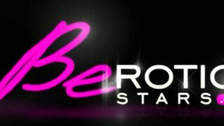 Stieftochter (18) von Mutter und deren Freund entjungfert.